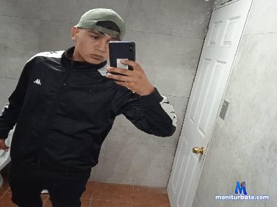 MaxiBnCrazy19 cam4 straight performer from Republic of Chile  