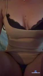 Sahaanh cam4 livecam show performer room profile