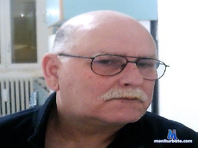 furiolittlexxx cam4 straight performer from Republic of Italy furiolittlexxx 