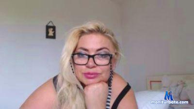 LediliMoore cam4 bicurious performer from Republic of Italy pee squirt ass 