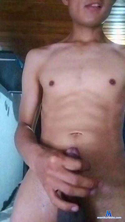 chicohot897 cam4 straight performer from Republic of Colombia  