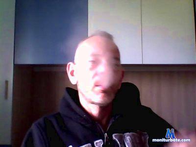 liuk33 cam4 bisexual performer from Republic of Italy  
