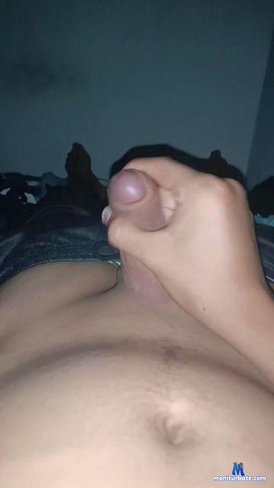 Felix_33 cam4 unknown performer from Republic of Ecuador  