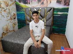 cristofer_robin cam4 live cam performer profile