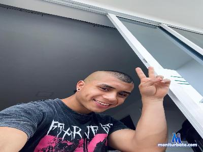 brunno_cavalli cam4 bisexual performer from Republic of Colombia feet cum schoolgirl milk masturbation bigass ass 