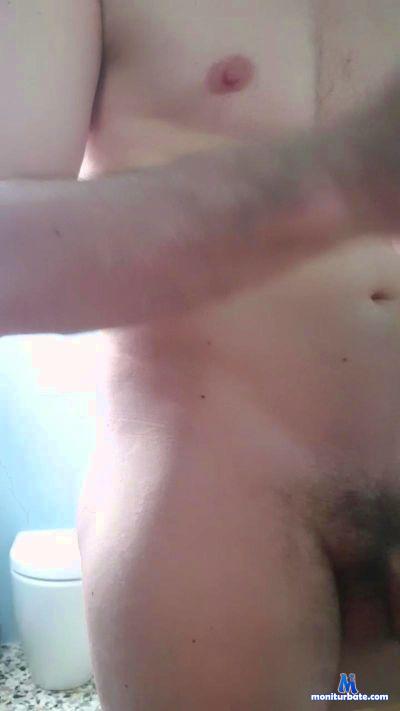 Hounter77 cam4 bicurious performer from Republic of Italy  