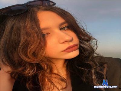 WhitneyBunkers cam4 straight performer from French Republic schoolgirl striptease cute C2C smoke 