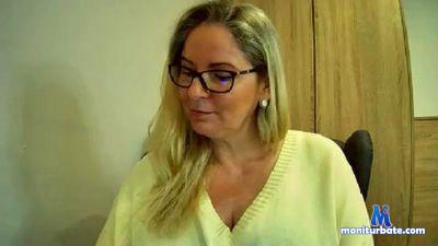 PenelopeKinky cam4 straight performer from United States of America milf dirty kinky femdom youngboy curvy bigtits 