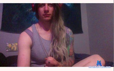 ShapeShifterSum cam4 bisexual performer from Canada  