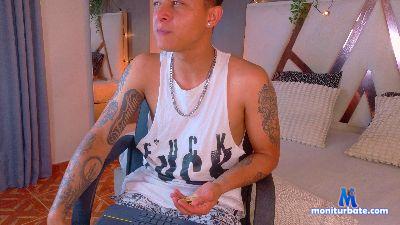 XavierFoxx_ cam4 bicurious performer from Republic of Colombia cute feet armpits C2C masturbation milk amateur 