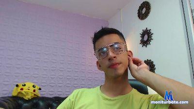 ricky_liam1 cam4 bisexual performer from Republic of Colombia milk striptease C2C ass masturbation 