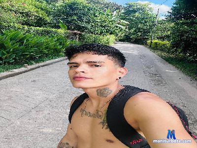 hotdirtyboysexy cam4 bisexual performer from Republic of Colombia  