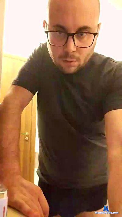 Cris89_real cam4 straight performer from Republic of Italy gamer amateur 