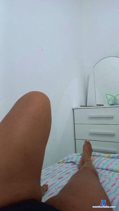 mamai321 cam4 bisexual performer from Federative Republic of Brazil  