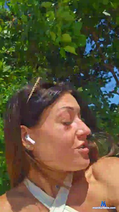 Lindamenda33 cam4 straight performer from French Republic  