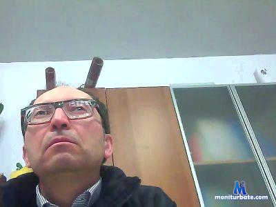 pisellocald cam4 bicurious performer from Republic of Italy  