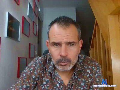 tom83000 cam4 straight performer from French Republic  