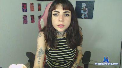 laylahance20 cam4 bisexual performer from Kingdom of the Netherlands C2C femdom gamer pee taboo armpits feet 