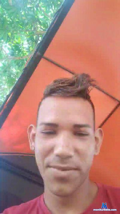 andry95 cam4 bicurious performer from Republic of Colombia  