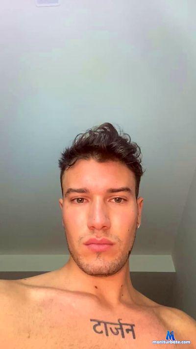 Thewildguyy cam4 straight performer from Republic of Italy  