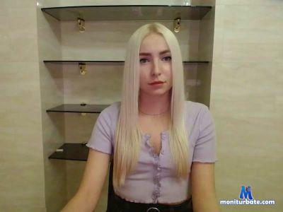 Albina_Pop cam4 bisexual performer from French Republic lovense livetouch 