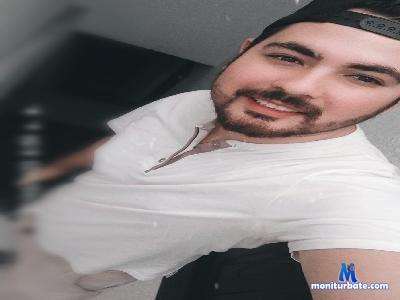 thomas_andrew cam4 straight performer from United States of America armpits milk masturbation C2C ass feet cum 