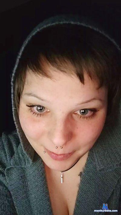 LunaJune89 cam4 straight performer from Federal Republic of Germany  