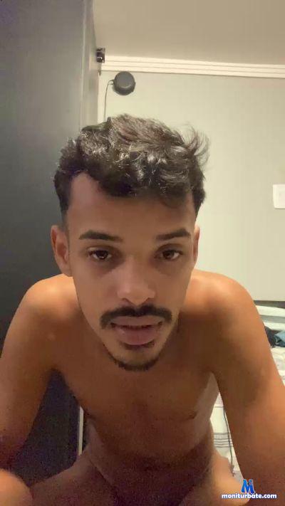dodooosantos cam4 bisexual performer from Federative Republic of Brazil  