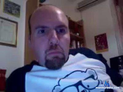 lerio23 cam4 gay performer from Republic of Italy  