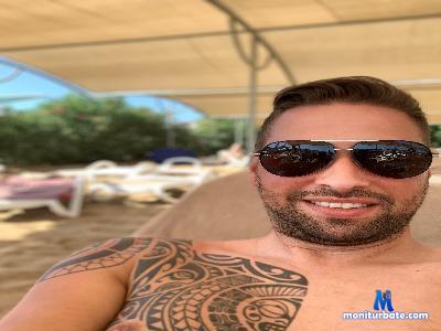 Magic1chris89 cam4 straight performer from Federal Republic of Germany masturbation squirt C2C 
