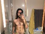 Famousbanana31 cam4 livecam show performer room profile