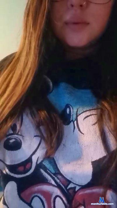 thewoodgirl cam4 bicurious performer from Republic of Chile  