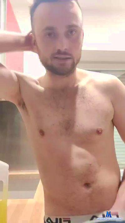 Loulou33140 cam4 bisexual performer from French Republic  