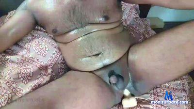 Neubear cam4 gay performer from Malaysia bottom chubby chill smoke clouds gay 