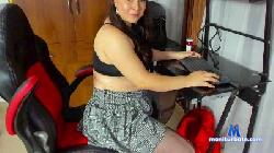 Pj_laroo cam4 live cam performer profile