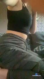 Kiki9xoxo cam4 livecam show performer room profile
