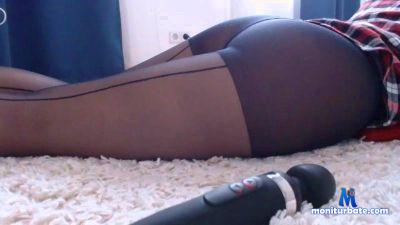 Mazykeen cam4 bisexual performer from French Republic stvalentin livetouch cooking 