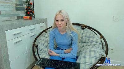 PhyllisHayne cam4 bisexual performer from French Republic pussy schoolgirl masturbation squirt striptease femdom feet 