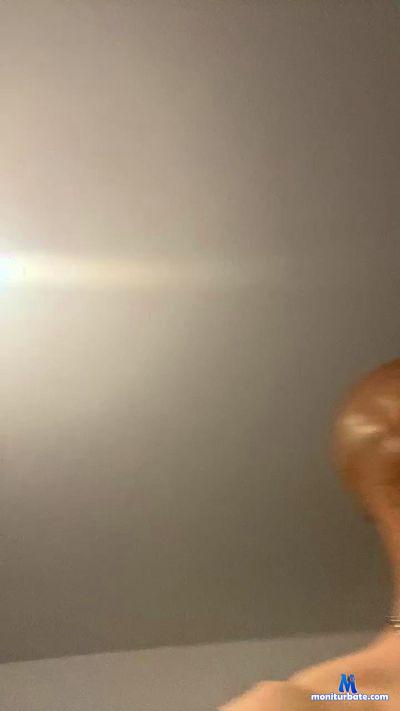 Weejimmyl cam4 straight performer from United Kingdom of Great Britain & Northern Ireland amateur cum gamer C2C cute masturbation smoke 