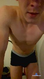 Quaxiiiii cam4 livecam show performer room profile