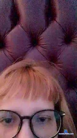 Kelhi cam4 live cam performer profile