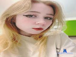 DarlineFenney cam4 live cam performer profile