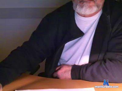 4matureandno cam4 bicurious performer from Republic of Italy  