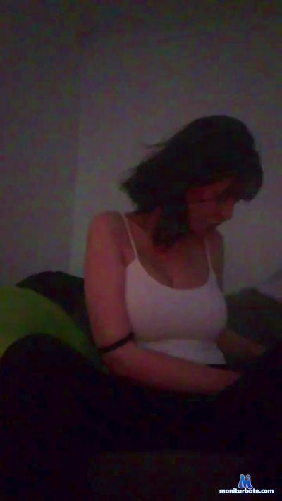 liviaju2 cam4 bicurious performer from Kingdom of Sweden  
