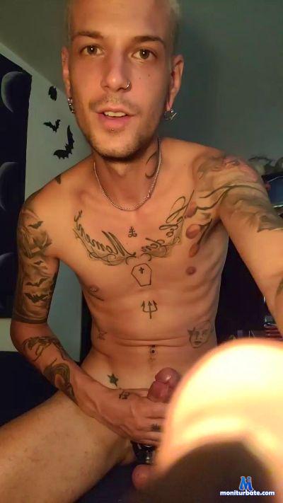 DumbWhore666 cam4 bisexual performer from Federal Republic of Germany  