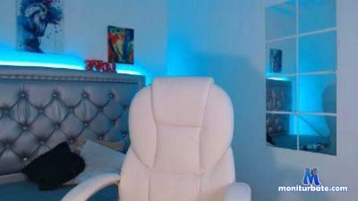 re_lam_pago cam4 bicurious performer from Kingdom of Spain  