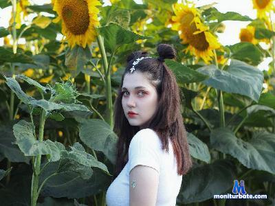CatherynElwell cam4 straight performer from Czech Republic femdom bigass cute feet 