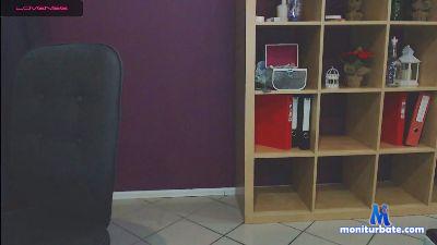 19negrahot46 cam4 bisexual performer from Republic of Colombia  