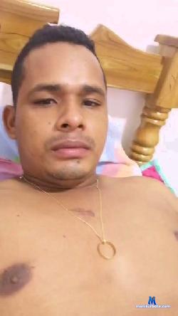 junior2373 cam4 live cam performer profile