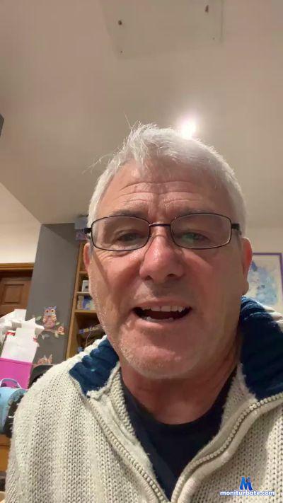 podgy206_hot cam4 bisexual performer from United Kingdom of Great Britain & Northern Ireland  